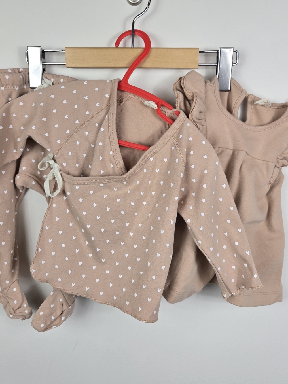 Quincy Mae Beige 3pc Set 3-6 Months Long Sleeve Wrap Top Footed Pants Ruffle Top